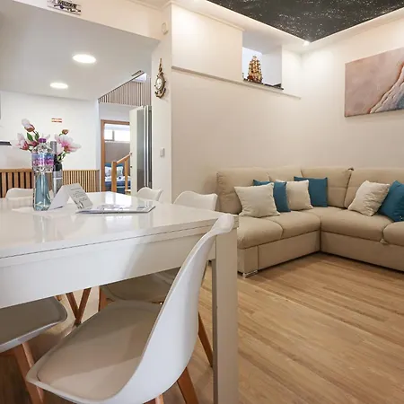 Villa Magnolia - Jacuzzi - Wifi - - By Bedzy Alvor